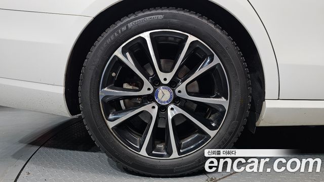 Mercedes-Benz E-Class E220d Avantgarde — пробег 163 233 км — фото 5 из 5