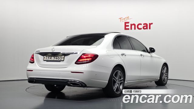 Mercedes-Benz E-Class E220d Avantgarde — пробег 206 724 км — фото 2 из 5