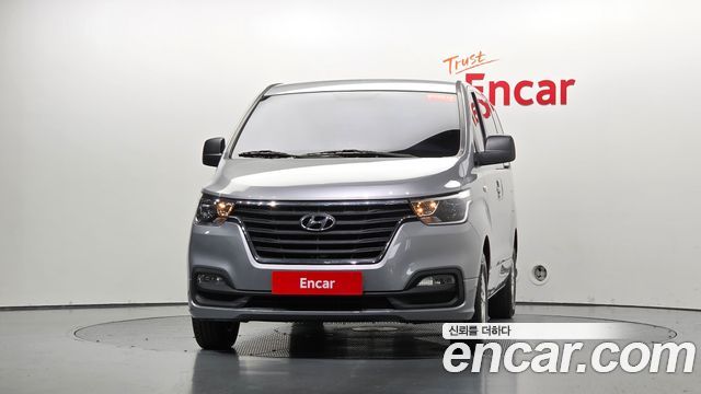 Hyundai Starex Van 3-Seater Smart — пробег 139 716 км — фото 3 из 5