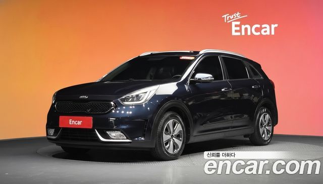 Kia Niro Prestige — пробег 128 666 км — фото 1 из 5