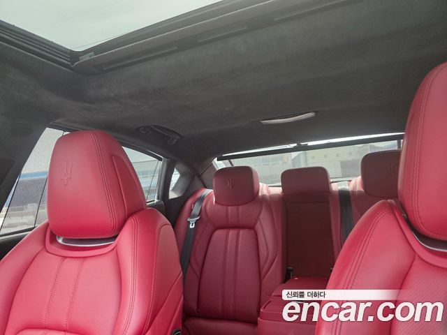 Maserati Quattroporte из Кореи Encar