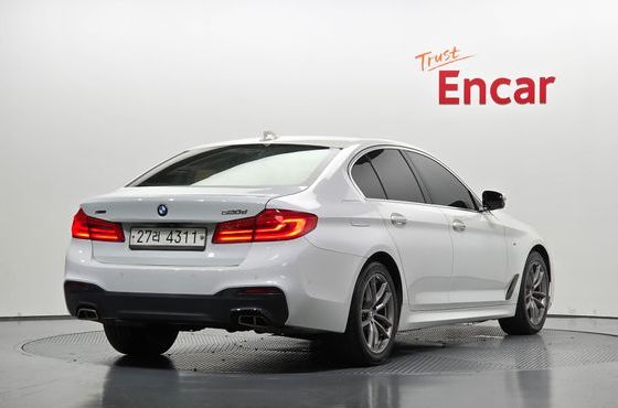 BMW 5-Series 520d xDrive M Sport Package — пробег 185 530 км — фото 2 из 5