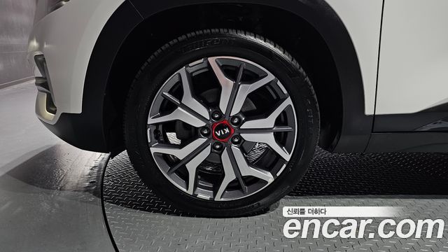 Kia Seltos из Кореи Encar