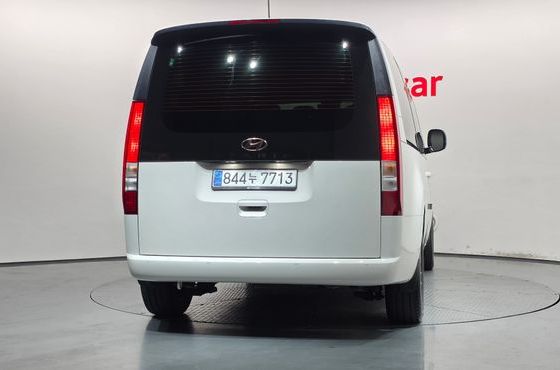 Hyundai Staria Cargo 5-Seater Modern — пробег 123 728 км — фото 4 из 5