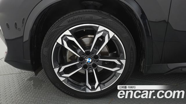 BMW X1 sDrive 20i M Sport — пробег 72 931 км — фото 5 из 5