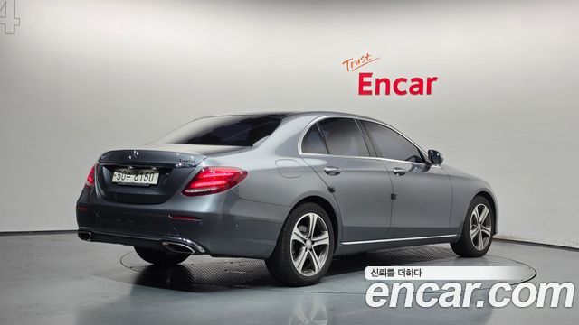 Mercedes-Benz E-Class E300 4MATIC Avnatgarde — пробег 81 259 км — фото 2 из 5