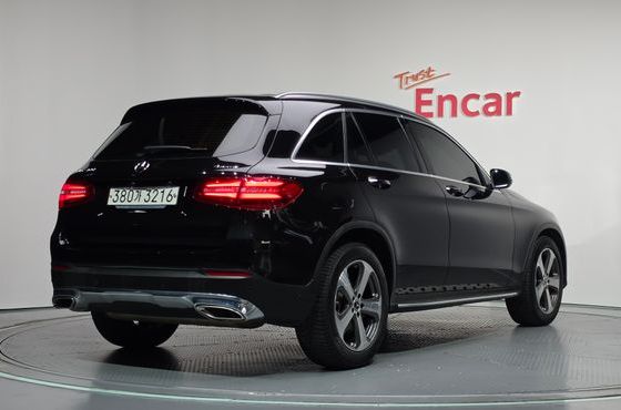 Mercedes-Benz GLC-Class GLC300 4MATIC — пробег 71 435 км — фото 2 из 5