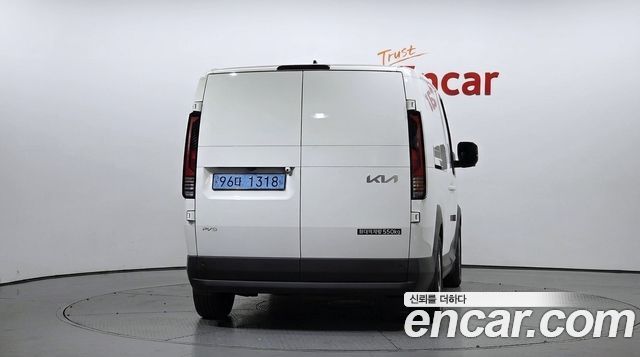 Kia PV5 Cargo Long Long Range Basic — пробег 37 374 км — фото 4 из 5