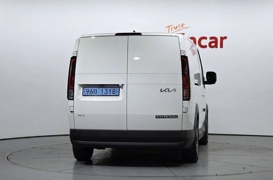 Kia PV5 Cargo Long Long Range Basic — пробег 37 374 км — фото 4 из 5