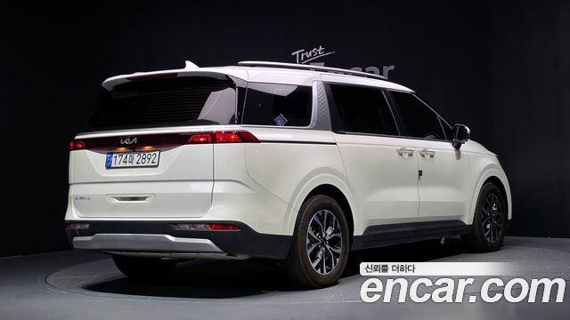 Kia Carnival Diesel 9-Seater Prestige — пробег 37 290 км — фото 2 из 5