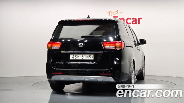 Kia Carnival 9-seater Noblesse — пробег 170 906 км — фото 4 из 5