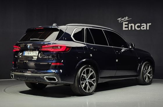 BMW X5 xDrive 40i M Sport — пробег 50 565 км — фото 2 из 5