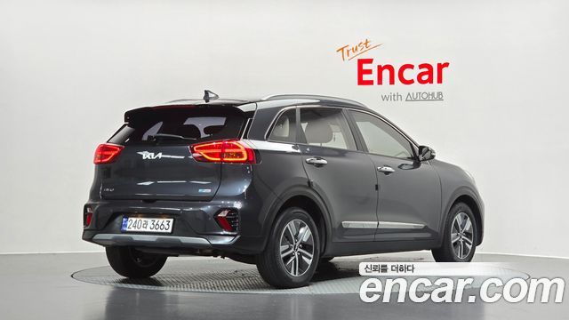 Kia Niro 1.6 HEV Prestige — пробег 66 892 км — фото 2 из 5