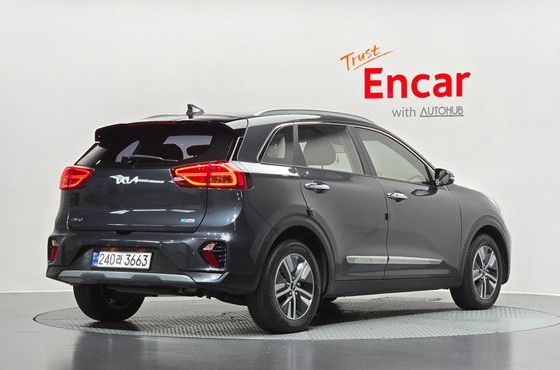 Kia Niro 1.6 HEV Prestige — пробег 66 892 км — фото 2 из 5