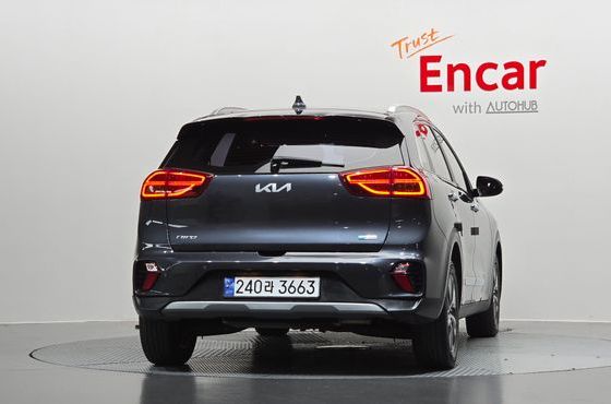 Kia Niro 1.6 HEV Prestige — пробег 66 892 км — фото 4 из 5