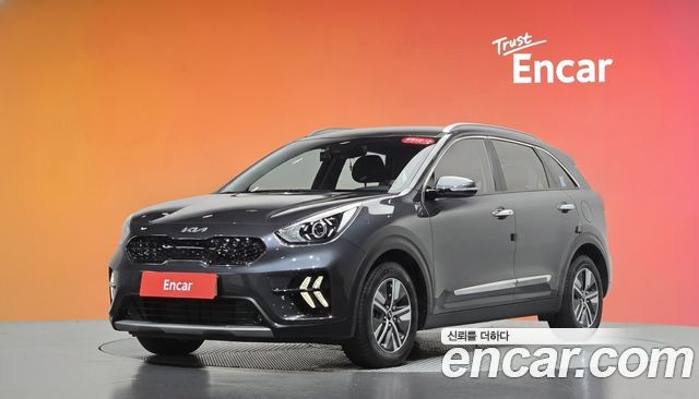Kia Niro 1.6 HEV Prestige — пробег 66 892 км — фото 1 из 5
