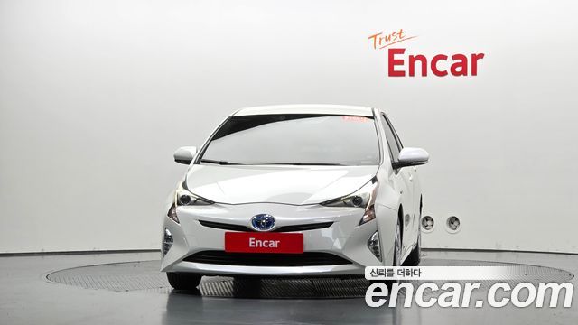 Toyota Prius из Кореи Encar