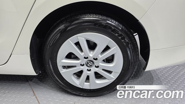 Toyota Prius из Кореи Encar