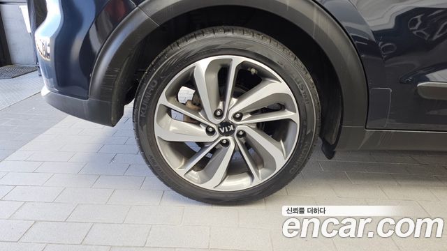 Kia Niro Noblesse — пробег 121 647 км — фото 5 из 5