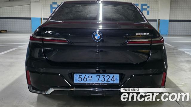 BMW i7 eDrive 50 M Sport — пробег 10 298 км — фото 4 из 5