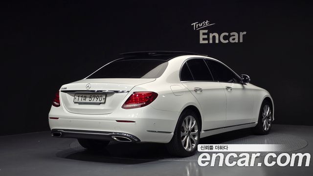Mercedes-Benz E-Class из Кореи Encar