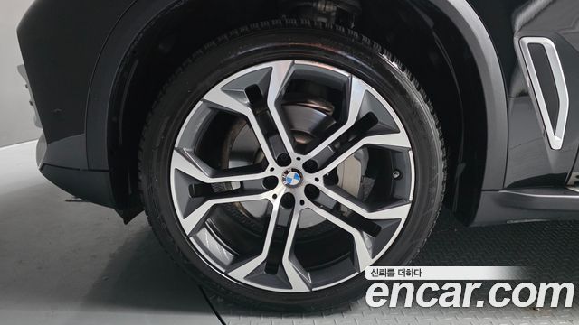 BMW X5 xDrive 40i xLine — пробег 77 670 км — фото 5 из 5