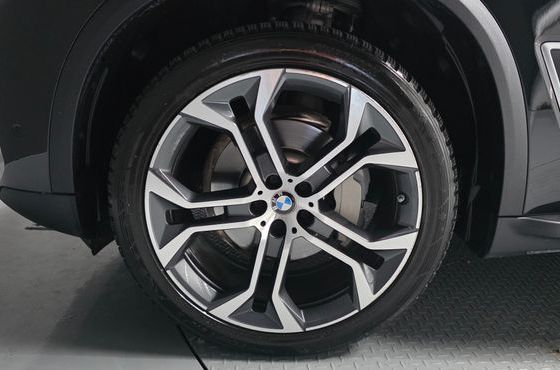 BMW X5 xDrive 40i xLine — пробег 77 670 км — фото 5 из 5