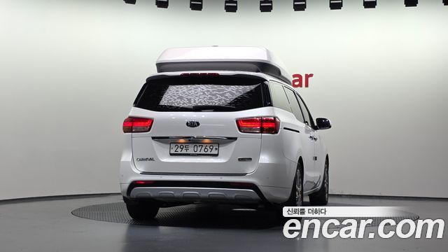 Kia Carnival из Кореи Encar
