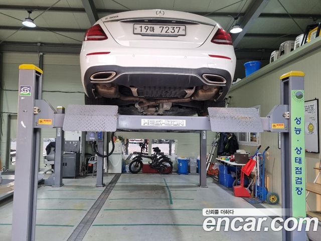 Mercedes-Benz E-Class из Кореи Encar
