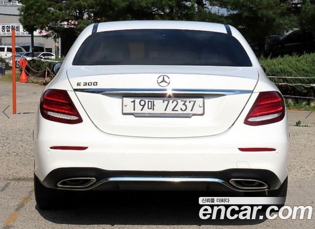 Mercedes-Benz E-Class E300 AMG Line — пробег 126 701 км — фото 4 из 5