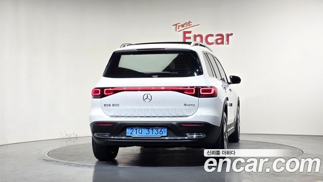 Mercedes-Benz EQB EQB300 4MATIC Electric Art — пробег 7 559 км — фото 4 из 5