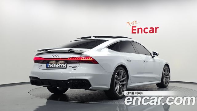 Audi A7 55 TFSI Quattro Premium — пробег 114 601 км — фото 2 из 5