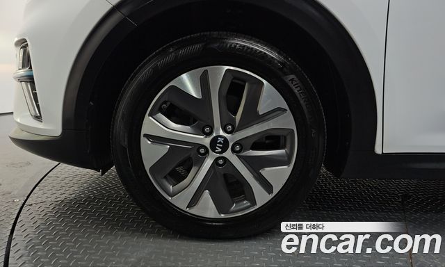 Kia Niro Noblesse — пробег 178 257 км — фото 5 из 5