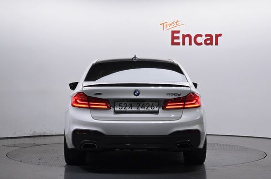 BMW 5-Series 520d xDrive M Sport Package Plus — пробег 98 584 км — фото 4 из 5