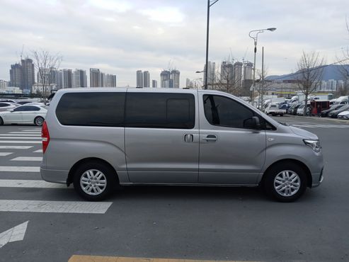 Hyundai Starex Van 5-Seater Smart — пробег 30 970 км — фото 2 из 5