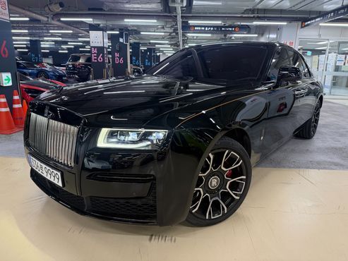 Rolls-Royce Ghost 6.7 V12 Black Badge — пробег 28 000 км — фото 1 из 5