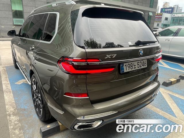 BMW X7 xDrive 40i M Sport 7STR — пробег 4 000 км — фото 2 из 5