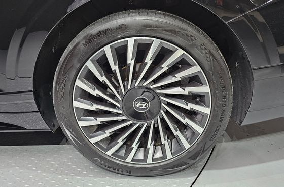Hyundai Grandeur 2,5 Gasoline 2WD Calligraphy — пробег 40 382 км — фото 5 из 5