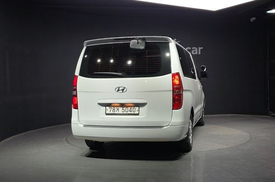Hyundai Starex 12-Seater Wagon CVX Premium — пробег 93 101 км — фото 4 из 5