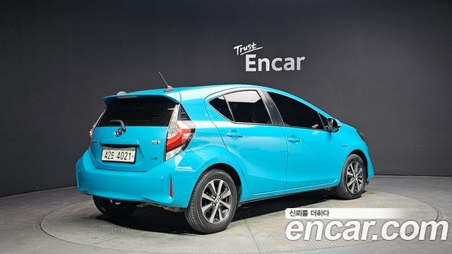 Toyota Prius 1.5 — пробег 63 916 км — фото 2 из 5
