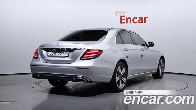 Mercedes-Benz E-Class E220d Avantgarde — пробег 49 340 км — фото 2 из 5