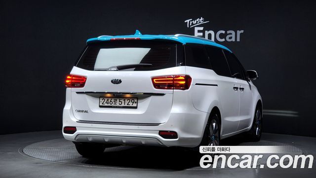 Kia Carnival Gasoline 9-Seater Noblesse Special — пробег 65 732 км — фото 2 из 5