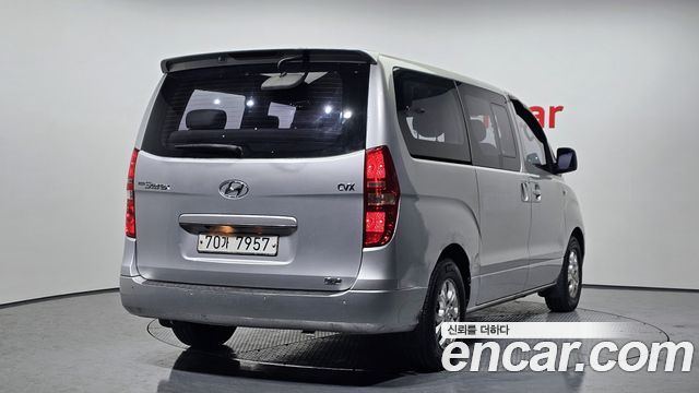 Hyundai Starex 12-Seater Wagon CVX Luxury — пробег 142 537 км — фото 2 из 5
