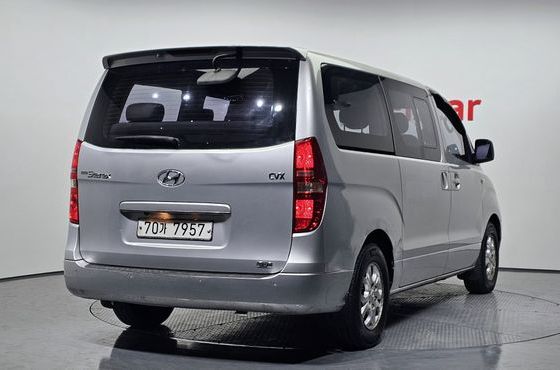 Hyundai Starex 12-Seater Wagon CVX Luxury — пробег 142 537 км — фото 2 из 5