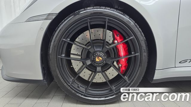 Porsche 911 Carrera GTS — пробег 4 092 км — фото 5 из 5