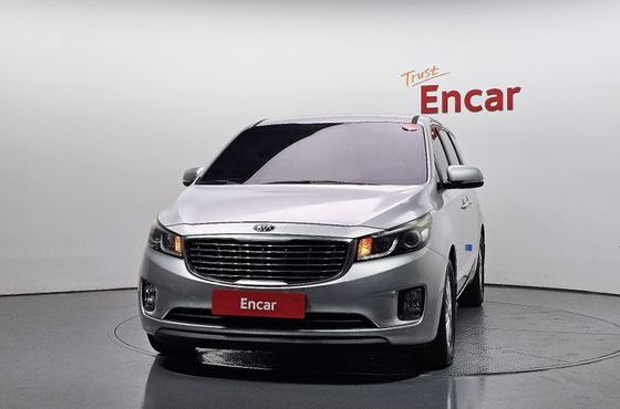 Kia Carnival 11-seater Deluxe — пробег 182 074 км — фото 3 из 5