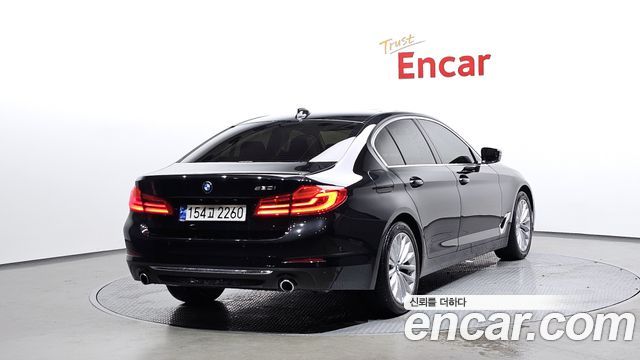 BMW 5-Series 530i Luxury Plus — пробег 56 650 км — фото 2 из 5