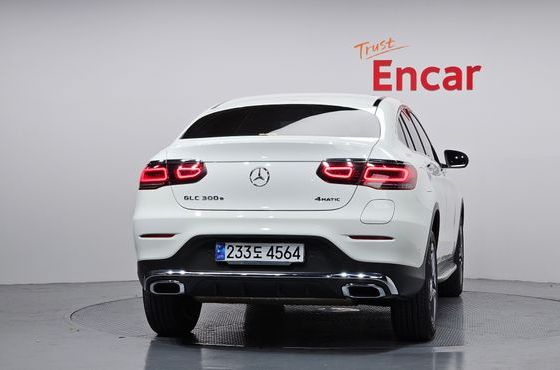 Mercedes-Benz GLC-Class GLC300e 4MATIC Coupe — пробег 18 863 км — фото 4 из 5
