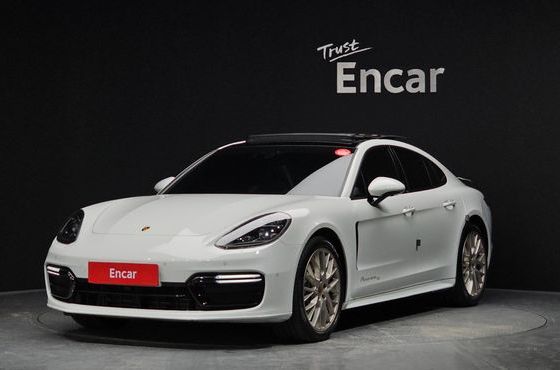 Porsche Panamera 3.0 AWD — пробег 63 605 км — фото 1 из 5