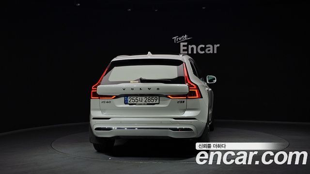 Volvo XC60 B5 Ultimate Bright — пробег 10 249 км — фото 4 из 5